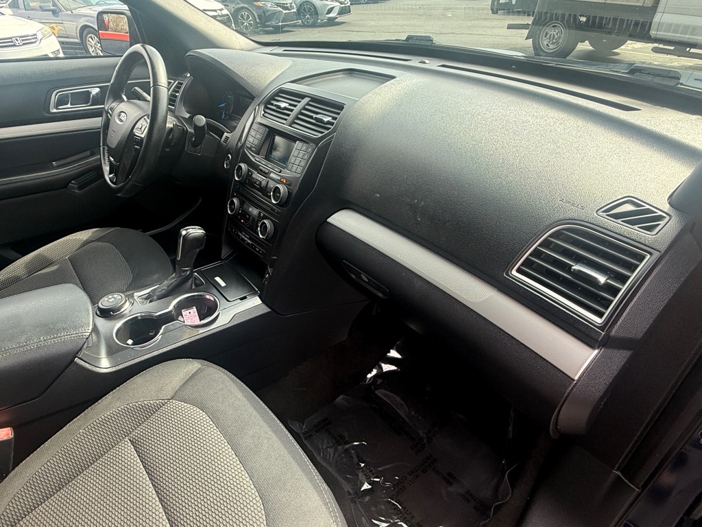Photo 10 of this FORD EXPLORER