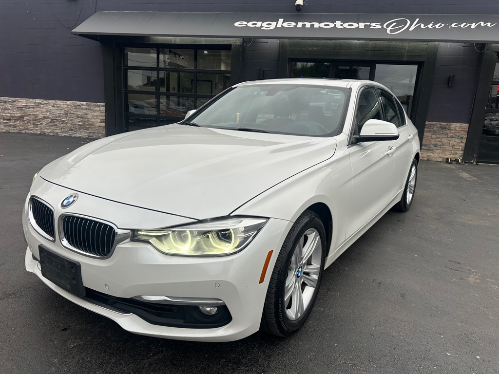 Photo 2 of this BMW 3 SERIES