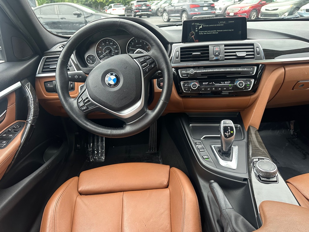 Photo 4 of this BMW 3 SERIES