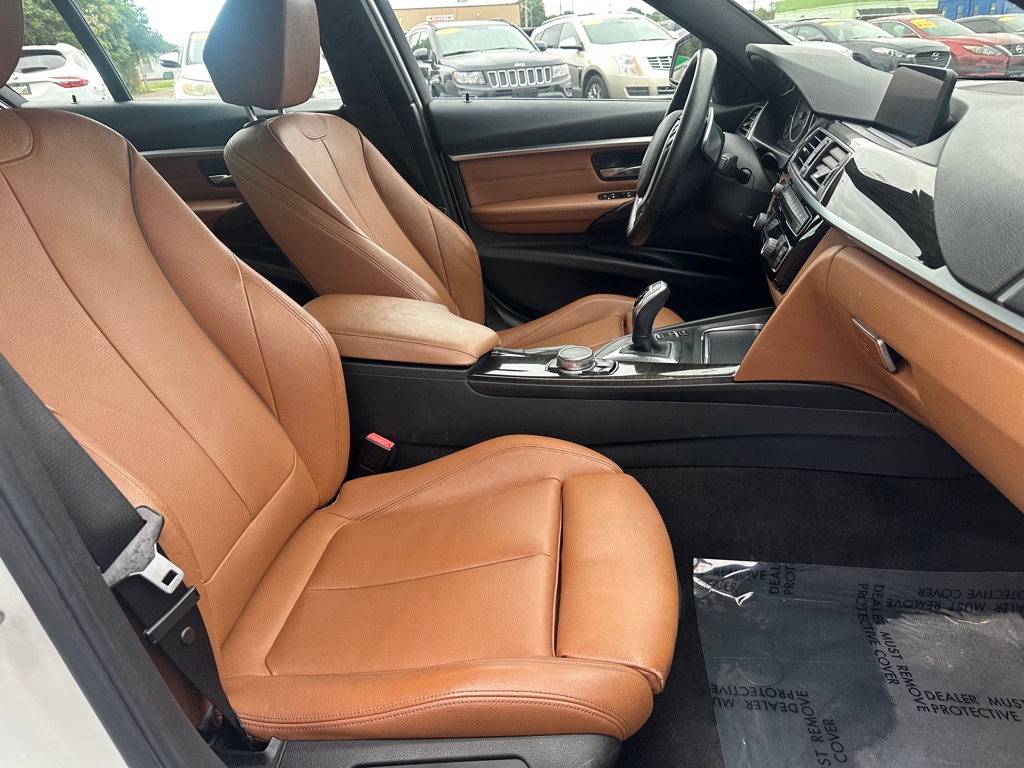 Photo 8 of this BMW 3 SERIES