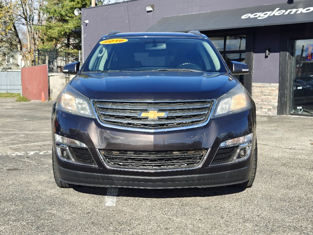 Photo 2 of this CHEVROLET TRAVERSE