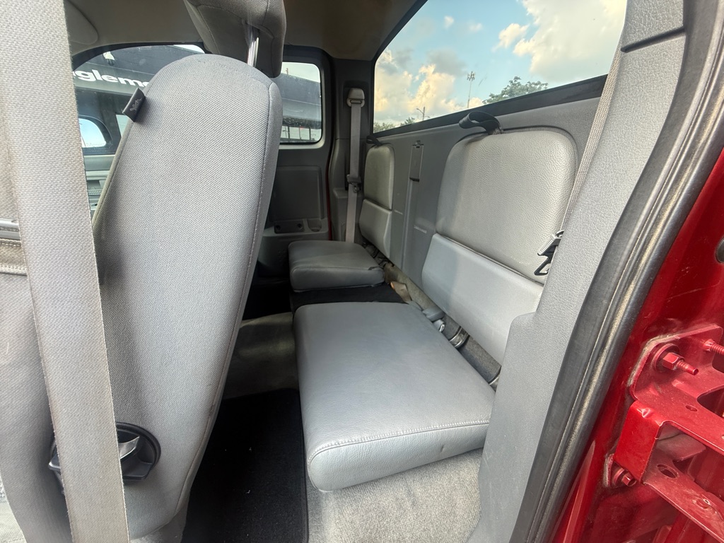 Photo 2 of this DODGE DAKOTA