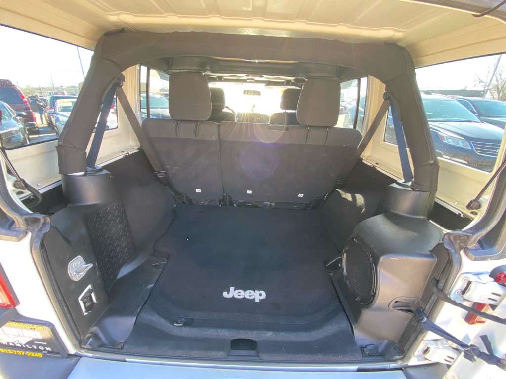 Photo 26 of this JEEP WRANGLER UNLIMI