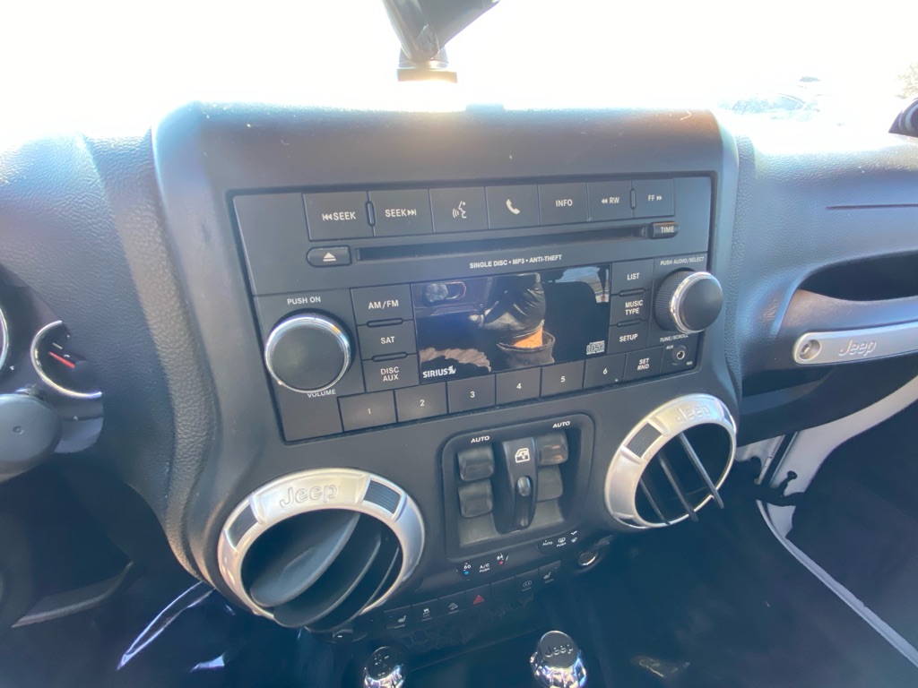Photo 12 of this JEEP WRANGLER UNLIMI