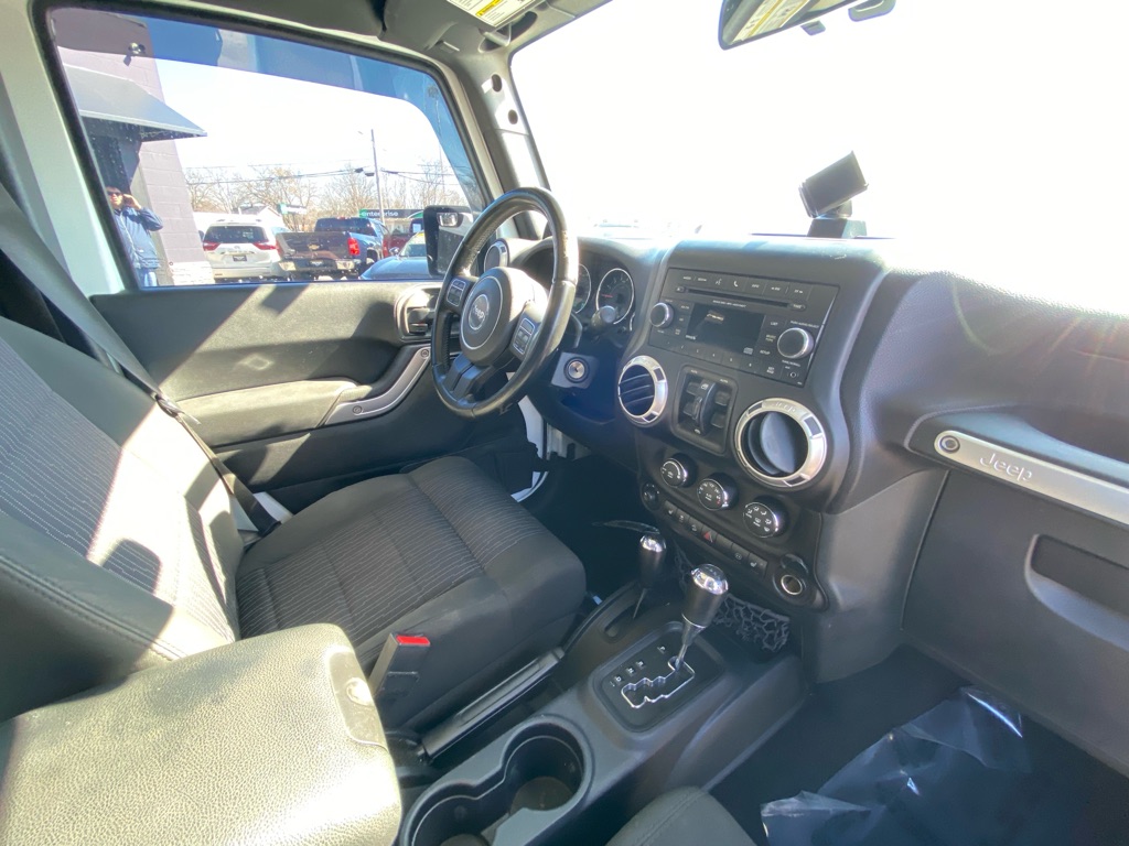 Photo 15 of this JEEP WRANGLER UNLIMI