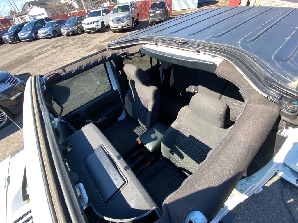 Photo 16 of this JEEP WRANGLER UNLIMI