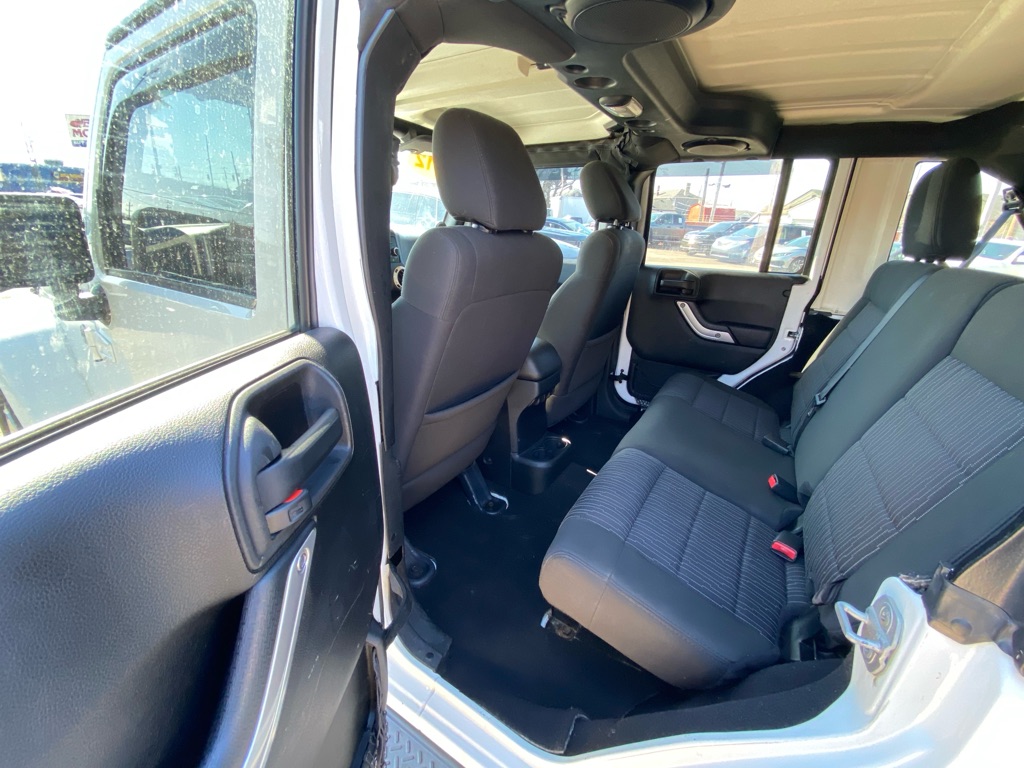 Photo 24 of this JEEP WRANGLER UNLIMI