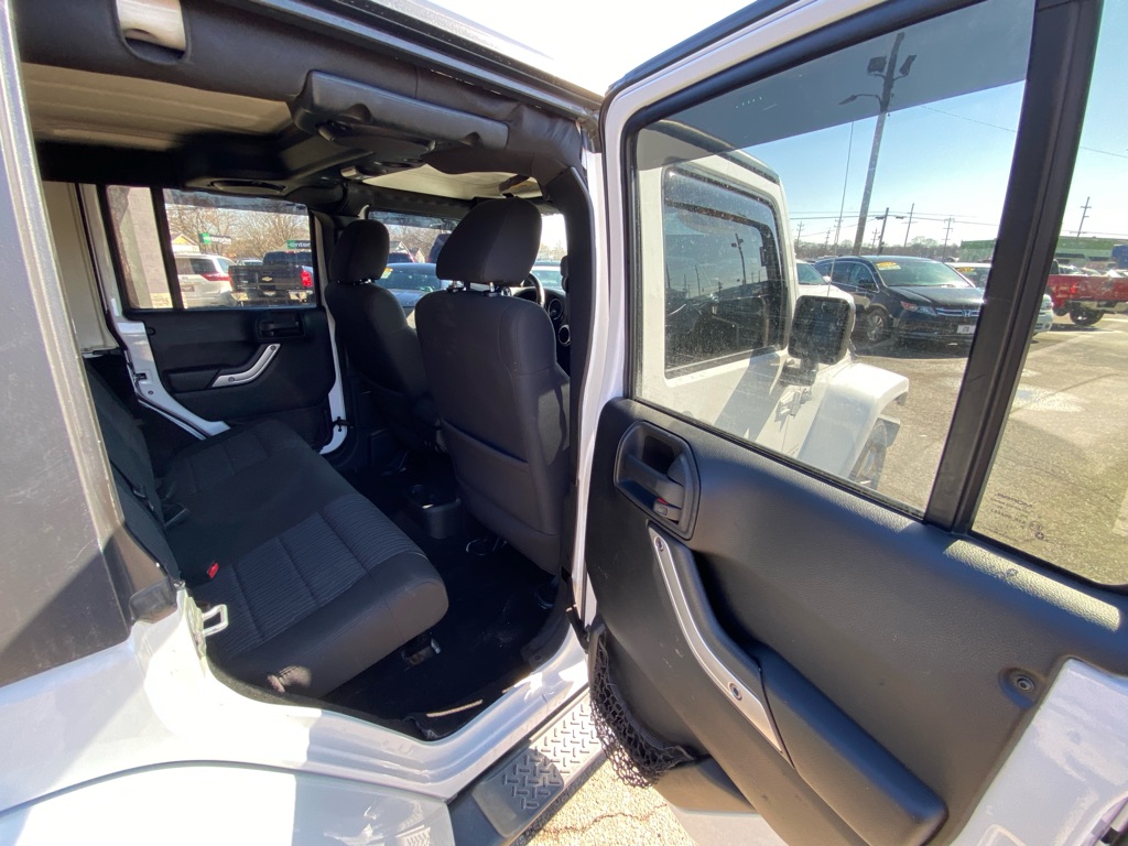 Photo 21 of this JEEP WRANGLER UNLIMI