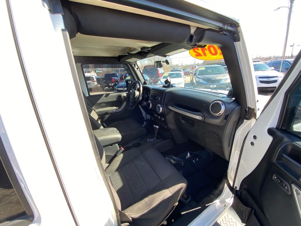 Photo 18 of this JEEP WRANGLER UNLIMI