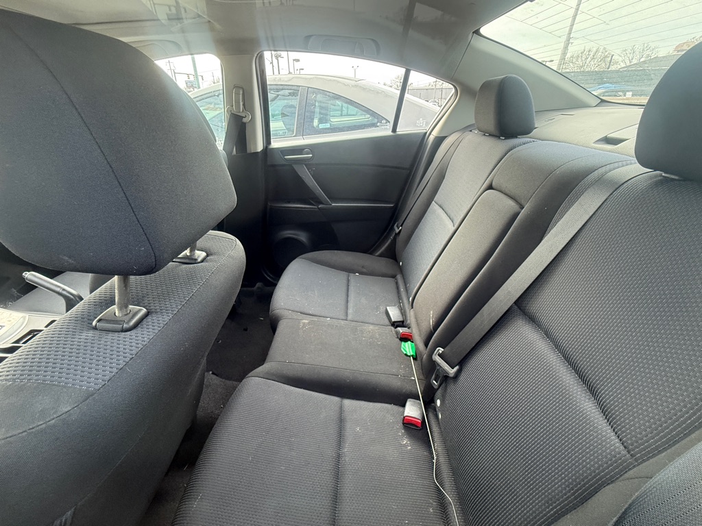 Photo 9 of this MAZDA 3
