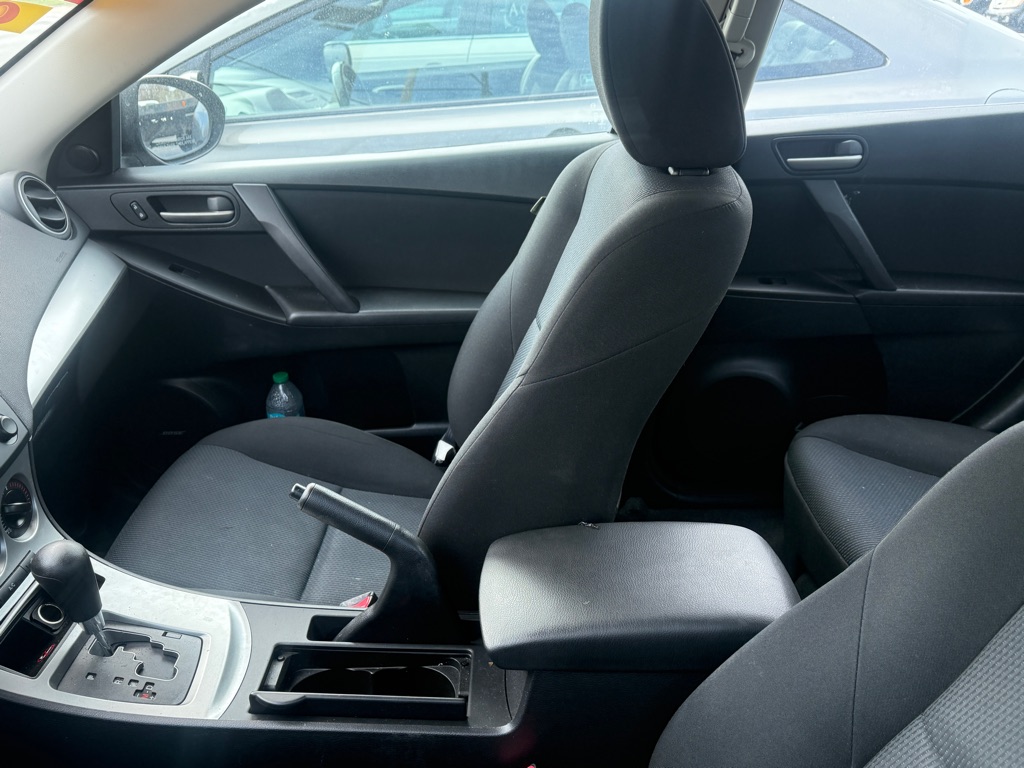 Photo 7 of this MAZDA 3