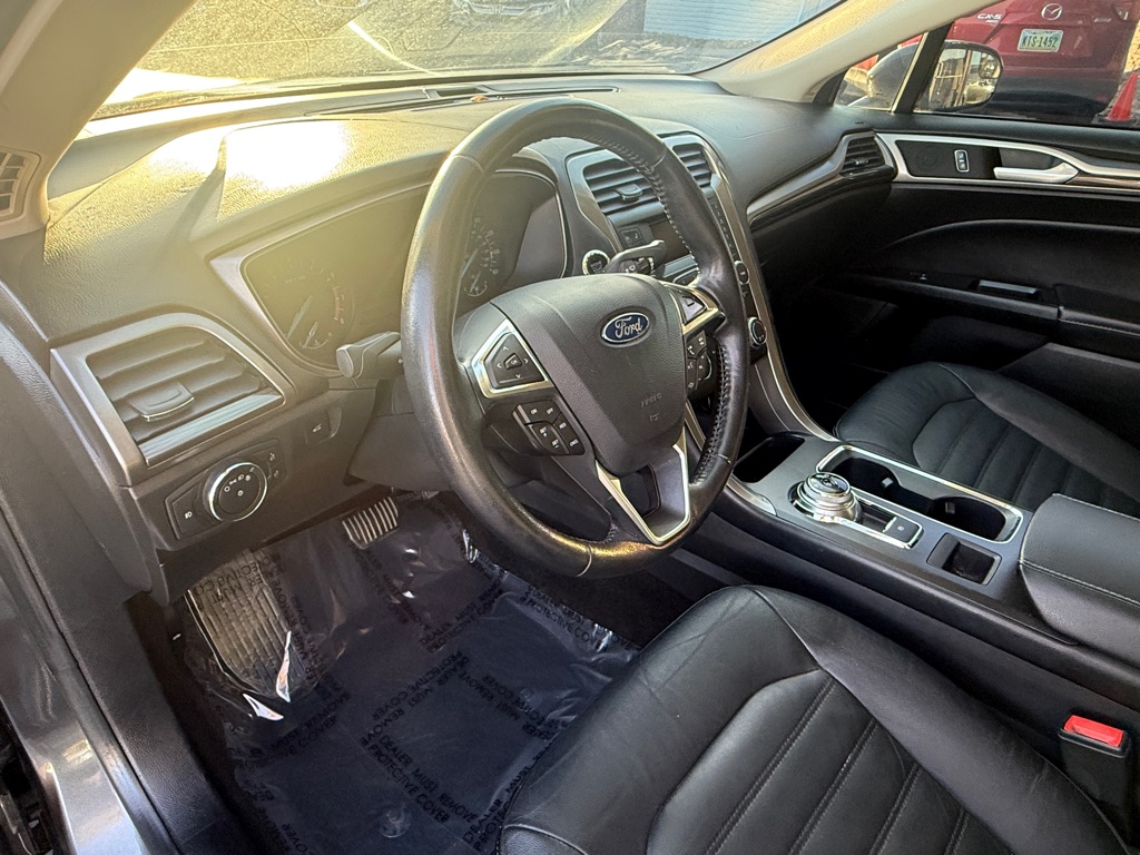 Photo 3 of this FORD FUSION
