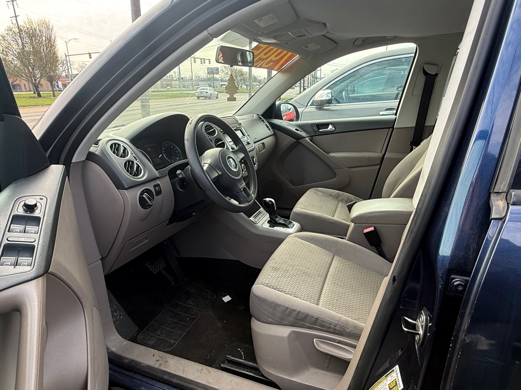 VOLKSWAGEN TIGUAN 2011 VOLKSWAGEN TIGUAN WVGBV7AX9BW537993