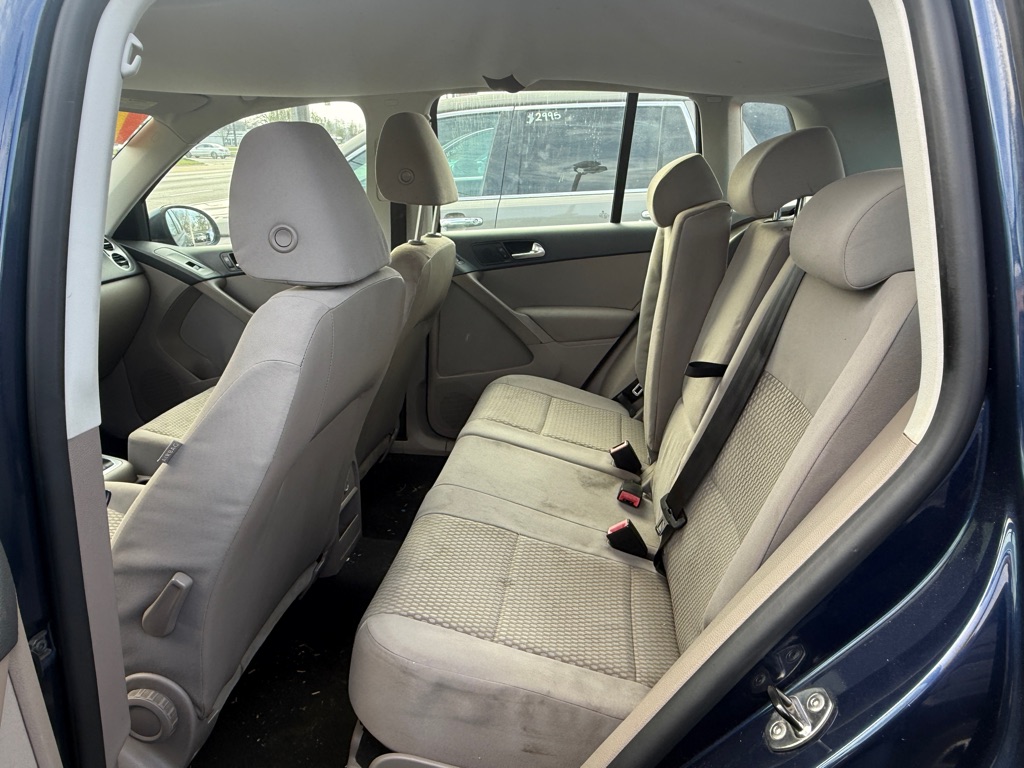 VOLKSWAGEN TIGUAN 2011 VOLKSWAGEN TIGUAN WVGBV7AX9BW537993