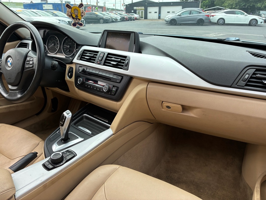 Photo 6 of this BMW 3 SERIES
