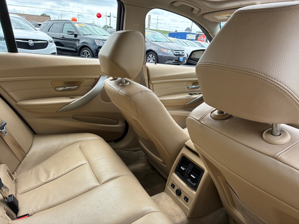 Photo 5 of this BMW 3 SERIES