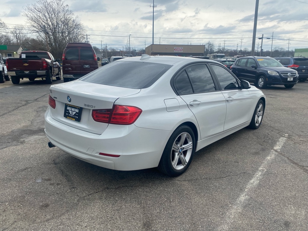 Photo 7 of this BMW 320
