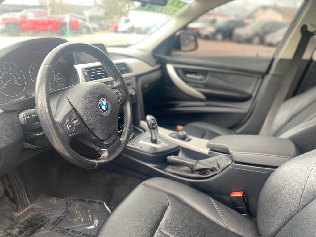 Photo 15 of this BMW 320