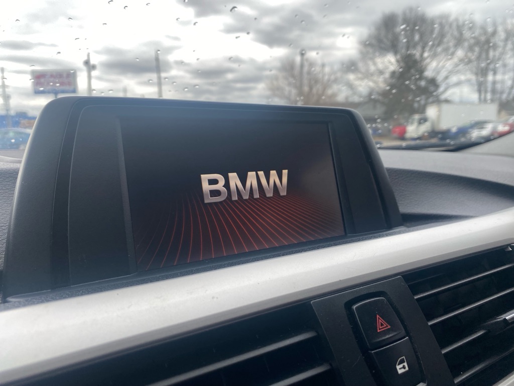 Photo 17 of this BMW 320
