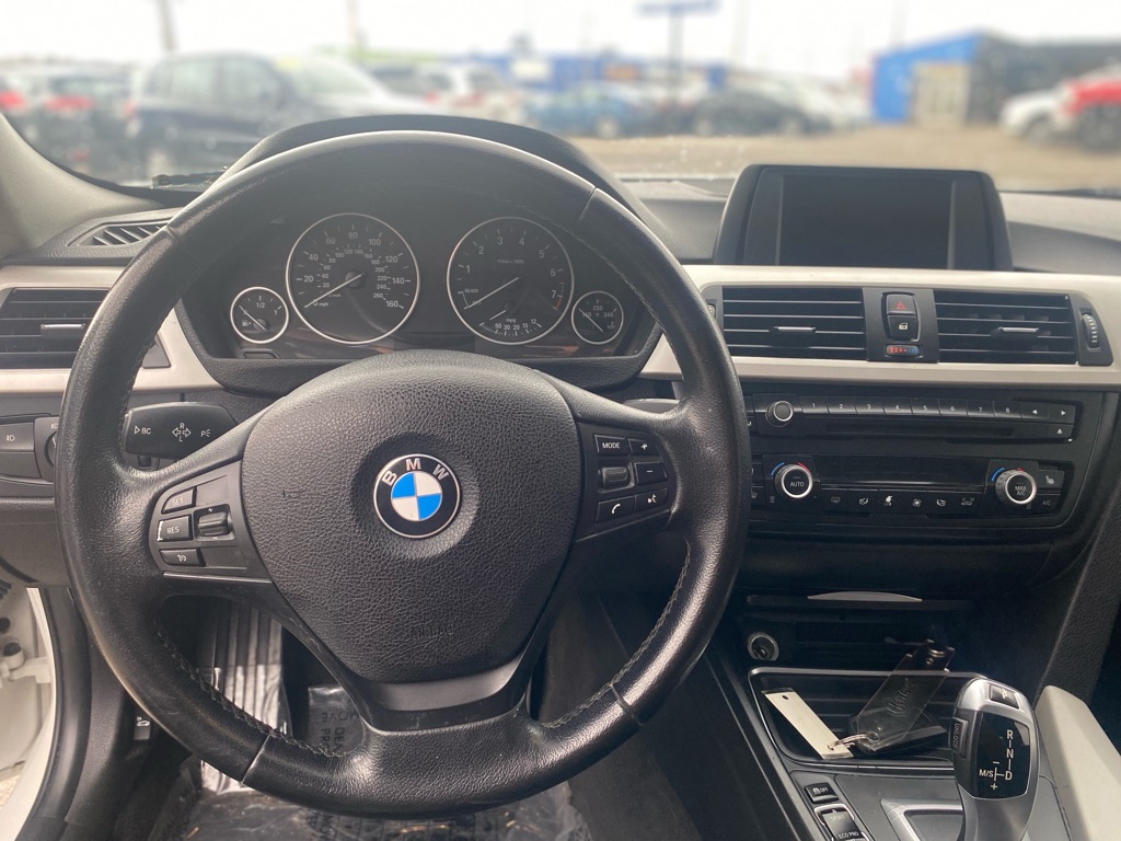 Photo 16 of this BMW 320