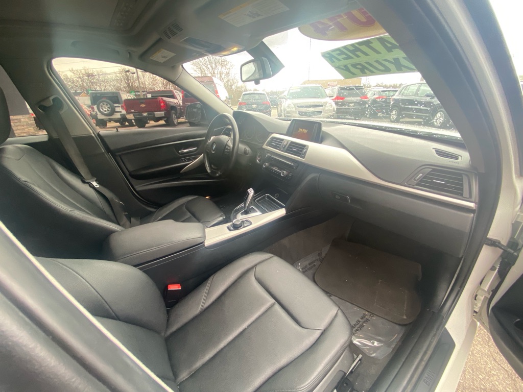 Photo 18 of this BMW 320