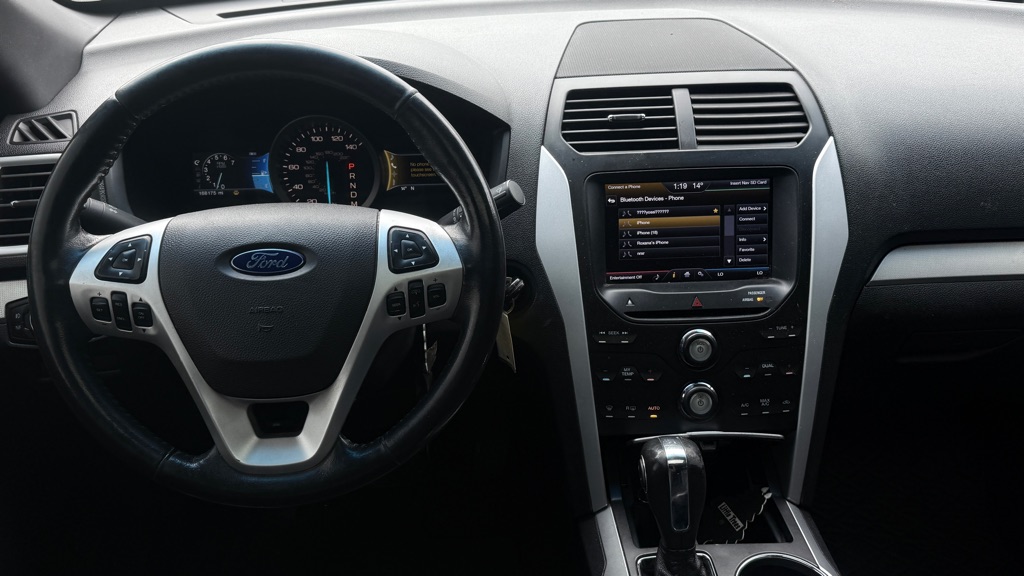 Photo 6 of this FORD EXPLORER