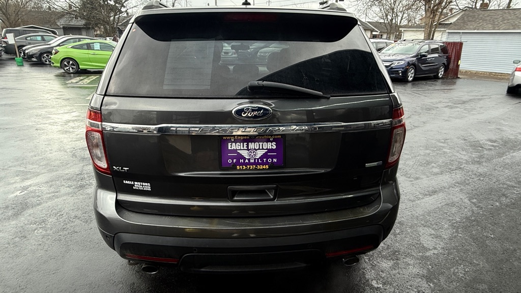 Photo 2 of this FORD EXPLORER