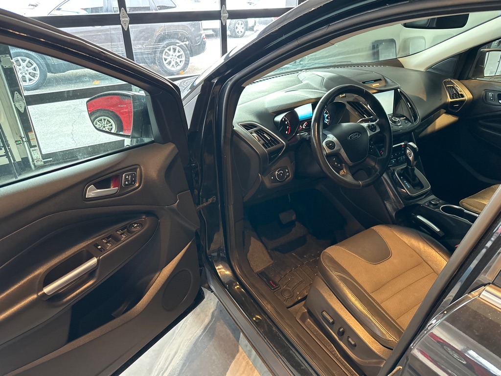 Photo 36 of this FORD ESCAPE