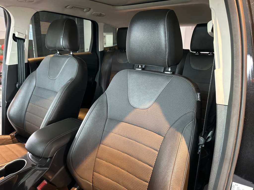 Photo 45 of this FORD ESCAPE
