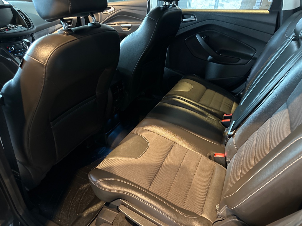 Photo 46 of this FORD ESCAPE