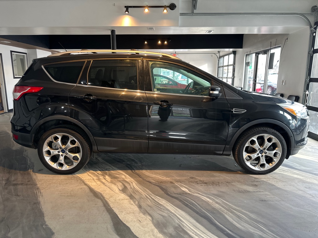 Photo 33 of this FORD ESCAPE