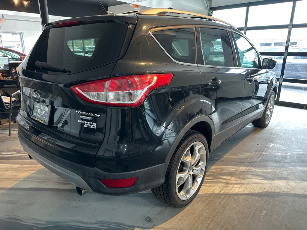 Photo 32 of this FORD ESCAPE