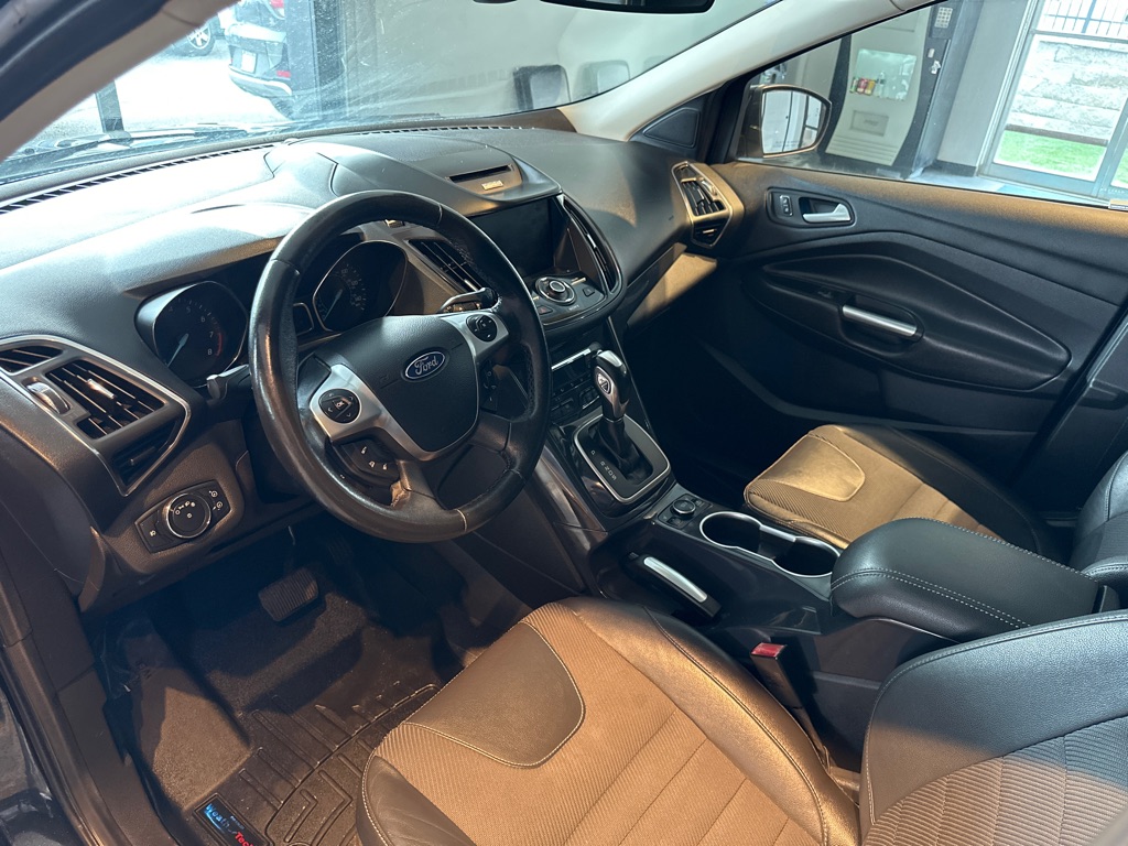 Photo 38 of this FORD ESCAPE