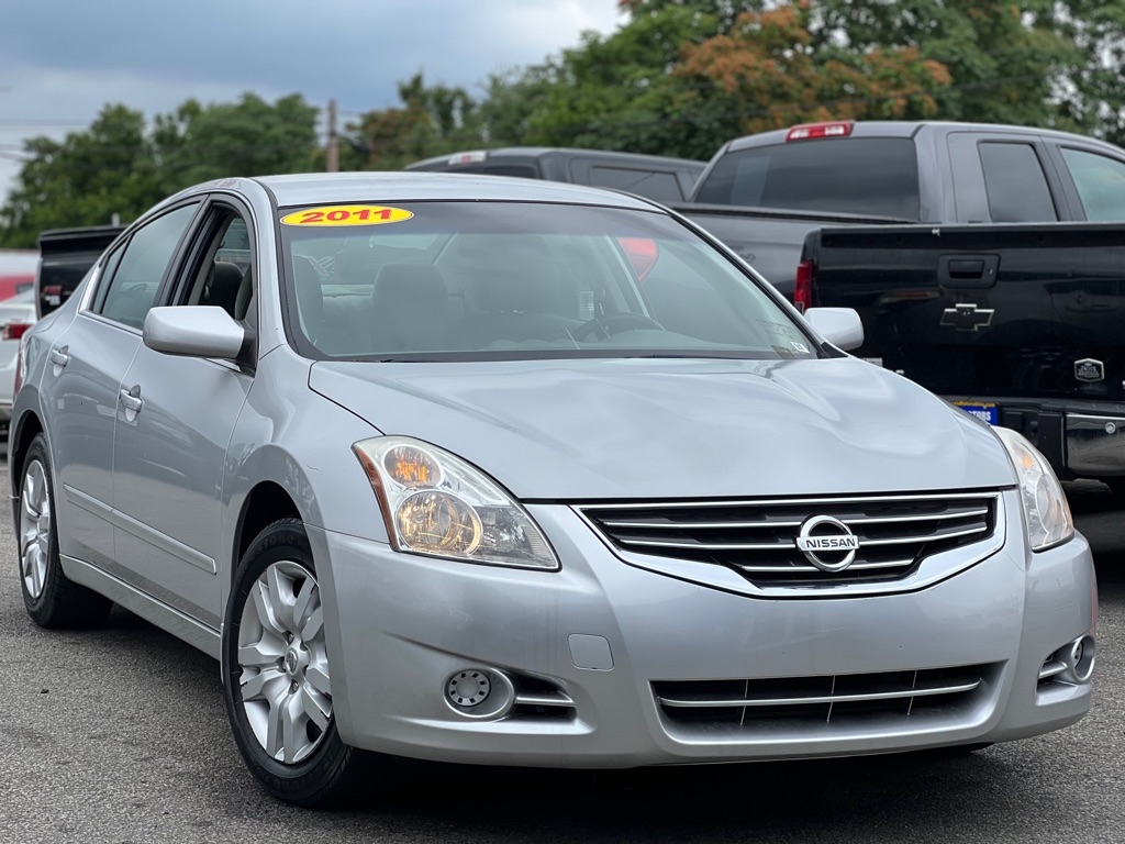 Photo 10 of this NISSAN ALTIMA