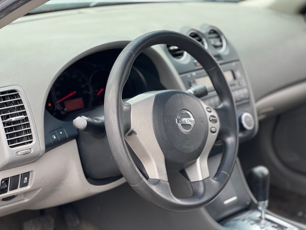 Photo 9 of this NISSAN ALTIMA