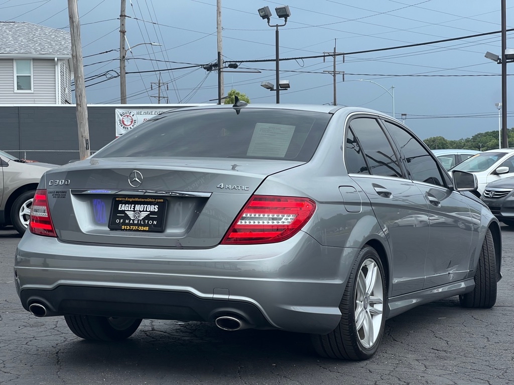 Photo 16 of this MERCEDES-BENZ C-CLASS