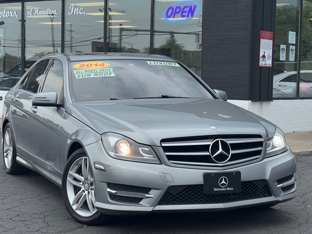 Photo 14 of this MERCEDES-BENZ C-CLASS