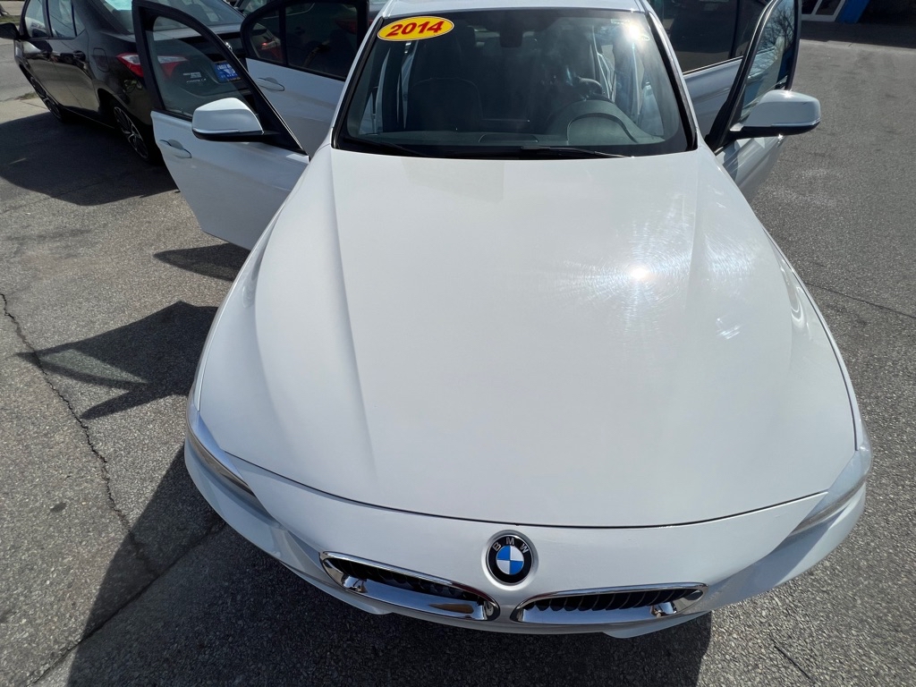Photo 32 of this BMW 320