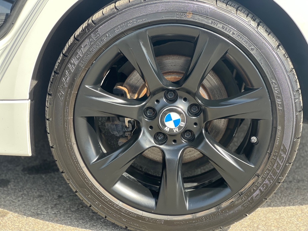 Photo 42 of this BMW 320