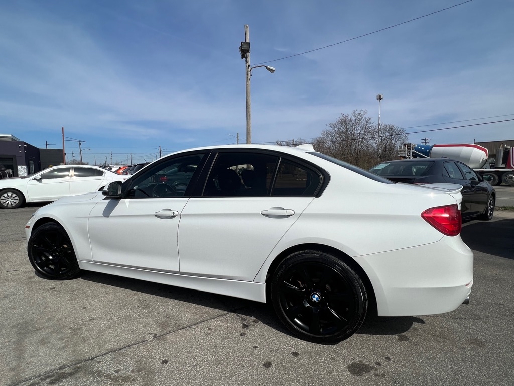 Photo 11 of this BMW 320