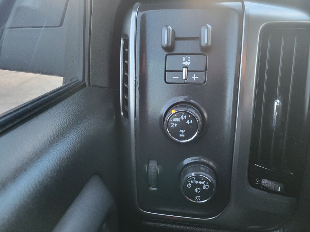 Photo 7 of this CHEVROLET SILVERADO 1500