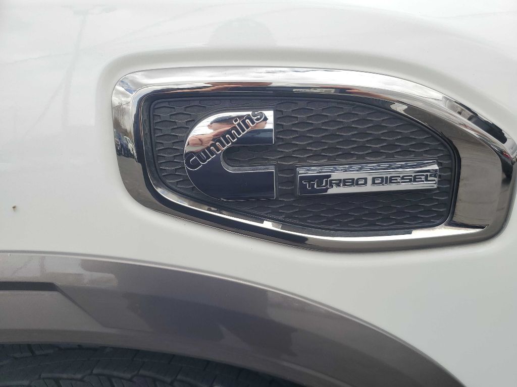 Photo 3 of this NISSAN TITAN XD