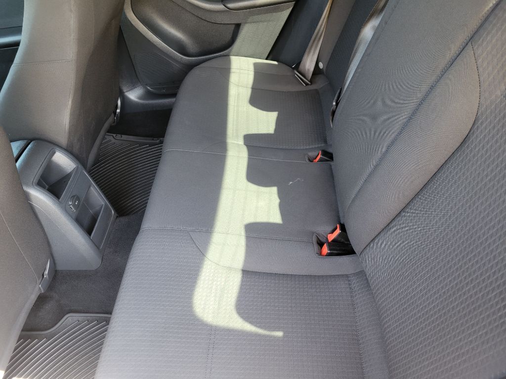 Photo 5 of this VOLKSWAGEN JETTA