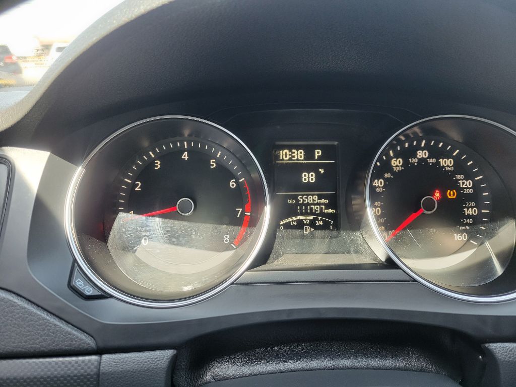 Photo 8 of this VOLKSWAGEN JETTA
