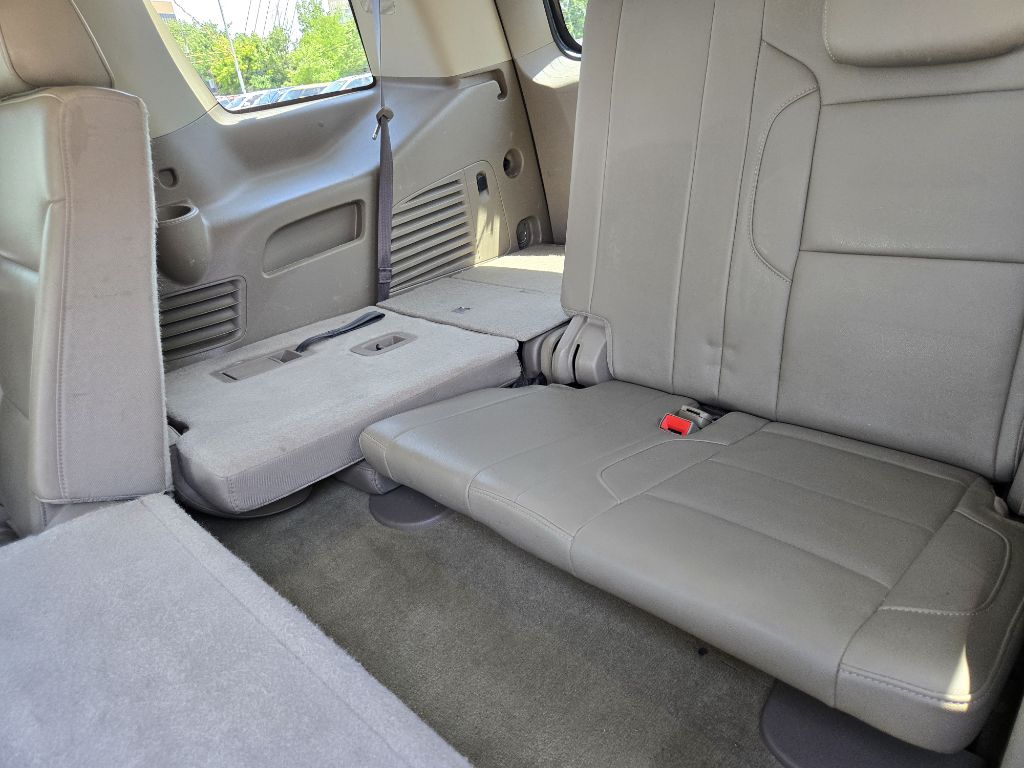 Photo 5 of this CHEVROLET TAHOE