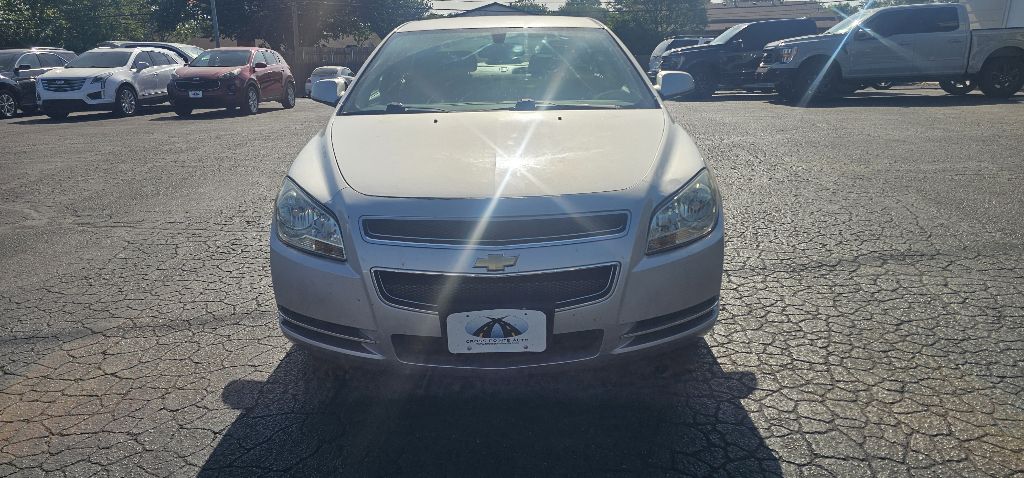 Photo 2 of this CHEVROLET MALIBU