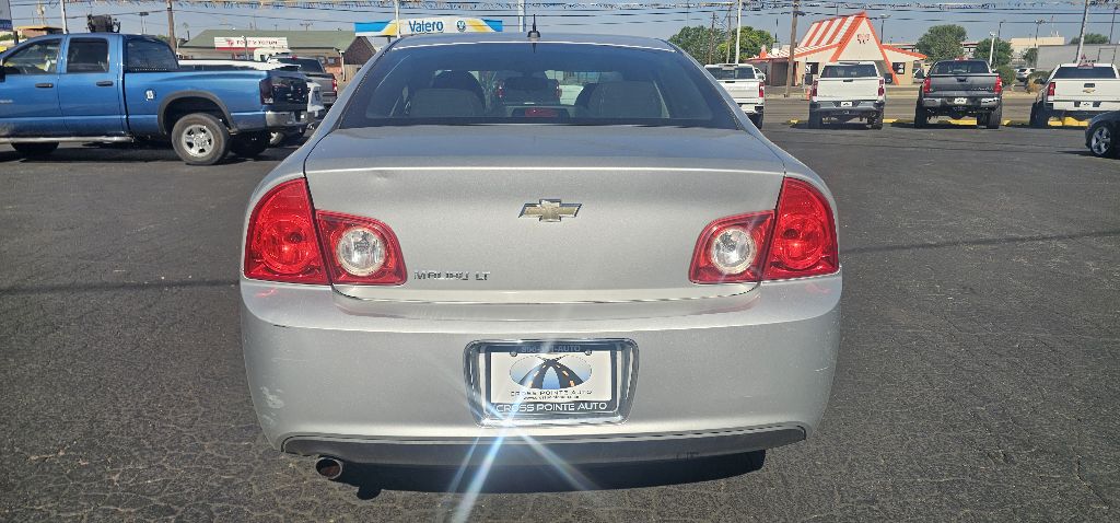 Photo 5 of this CHEVROLET MALIBU