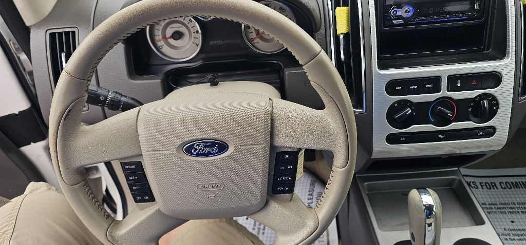 Photo 12 of this FORD EDGE