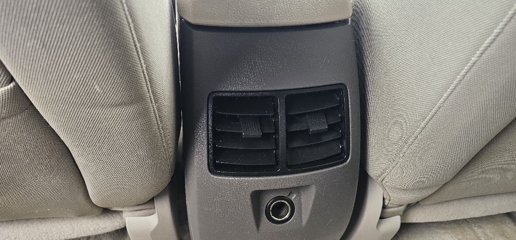 Photo 9 of this FORD EDGE