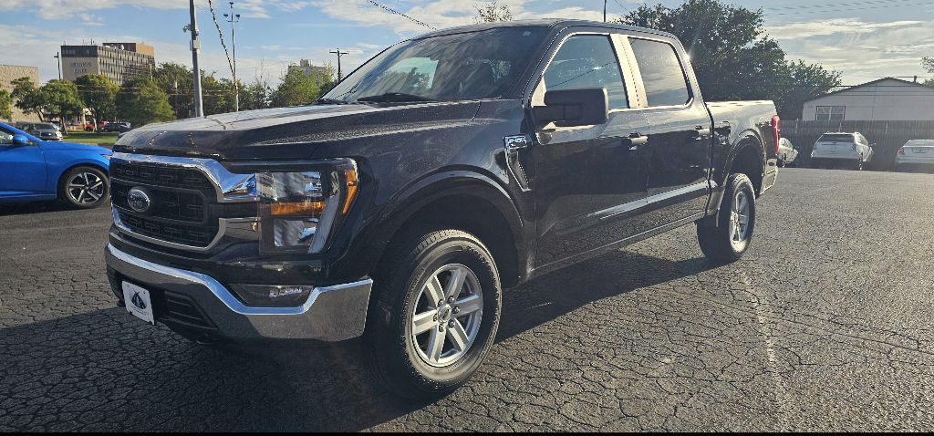 Photo 2 of this FORD F150